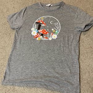 Grey mushroom t-shirt